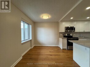 610 Lake St in St Catharines, ON - Building Photo - Building Photo