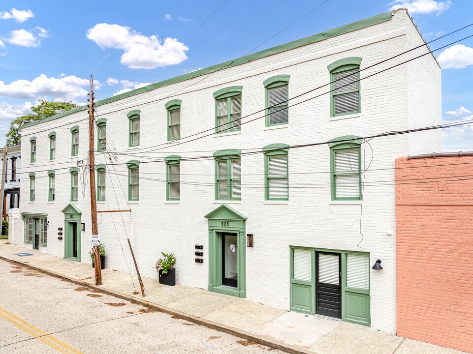 Candy Factory in Petersburg, VA - Foto de edificio