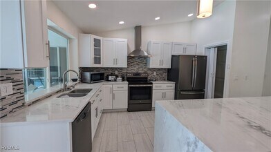 1254 NW 37th Pl in Cape Coral, FL - Building Photo - Building Photo