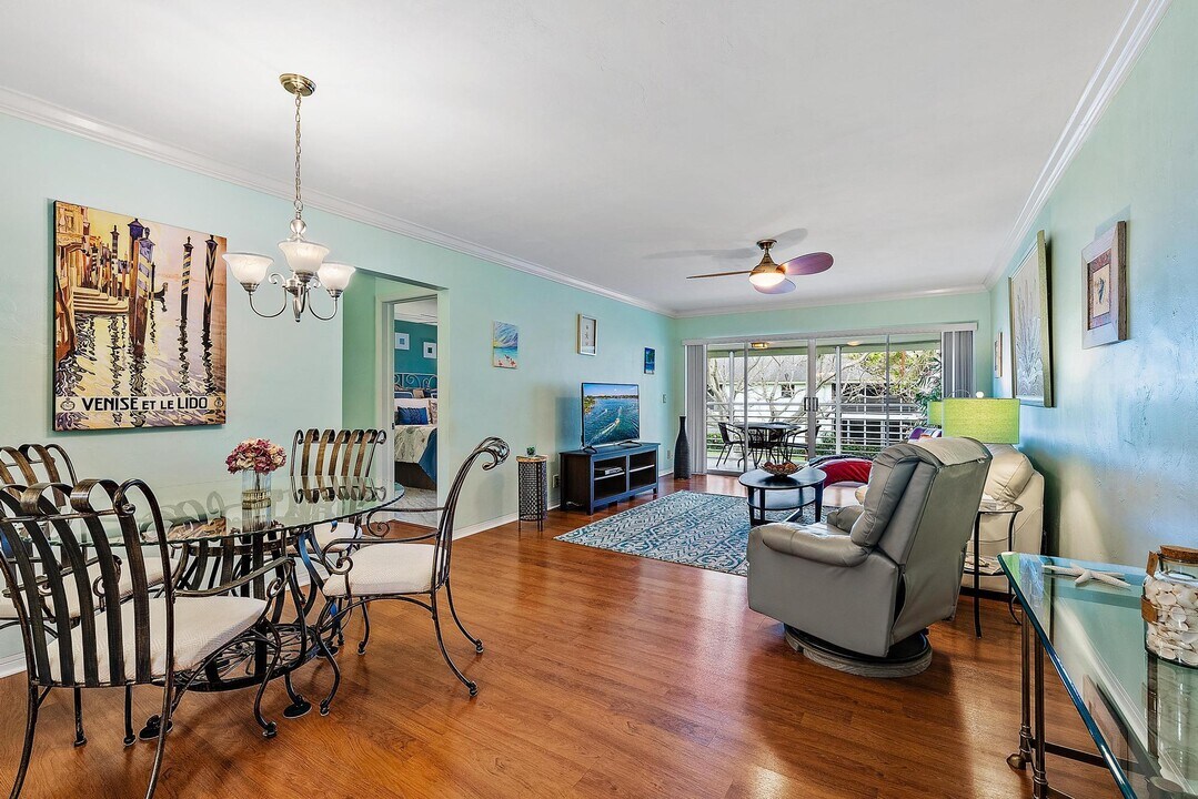 4 Westwood Ave in Jupiter, FL - Building Photo