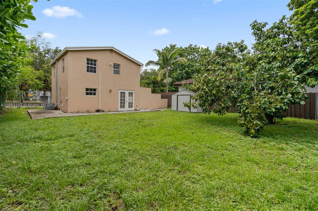 1680 NE 168th St in North Miami Beach, FL - Building Photo - Building Photo