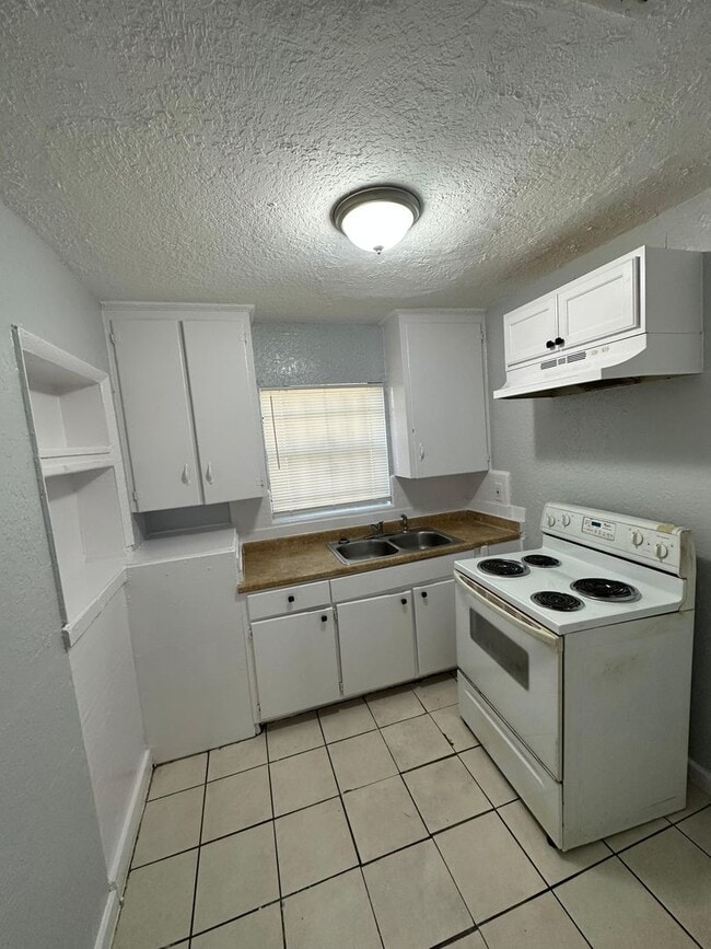 property at 310-312 Acosta St