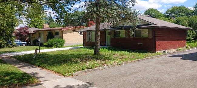 568 Viscount Rd in London, ON - Building Photo - Building Photo