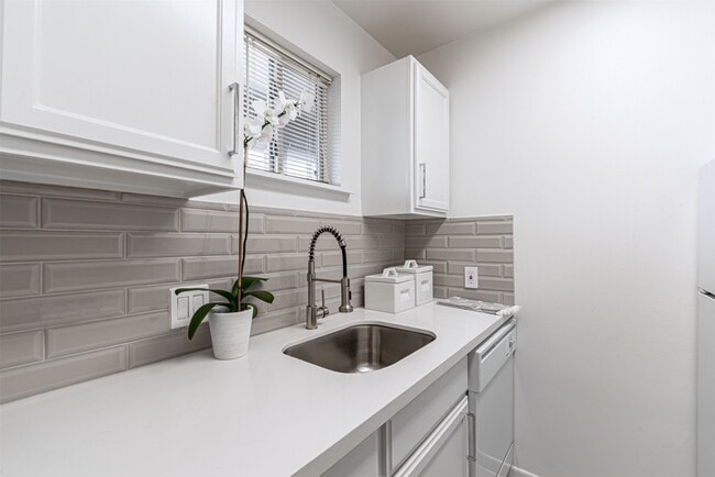 210 Emerson St in Houston, TX - Building Photo - Building Photo