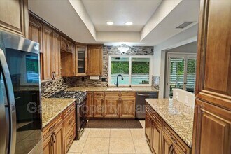 25737 Tamarisk Pl in Santa Clarita, CA - Building Photo - Building Photo