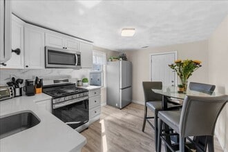 49 Massasoit Ave in Hull, MA - Building Photo - Building Photo