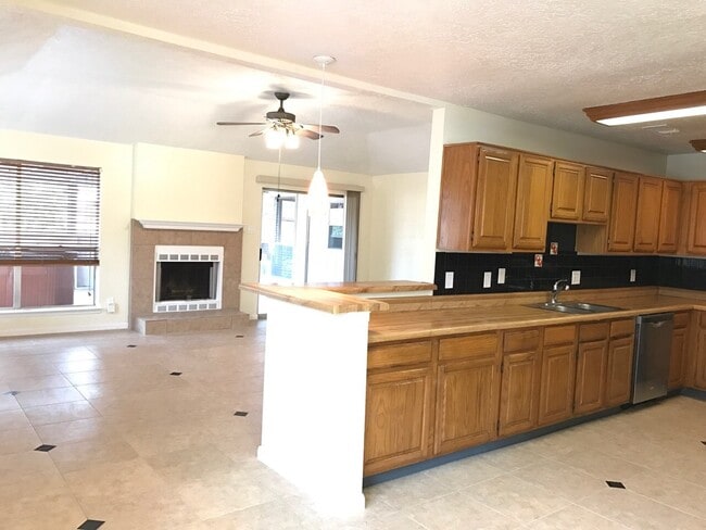 property at 2118 Endicott Ln