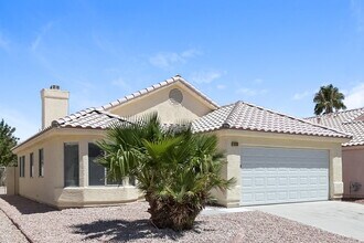 5256 Del Lago Dr in Las Vegas, NV - Building Photo - Building Photo