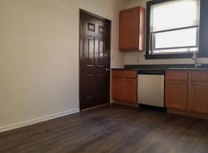 1060 W Granville Ave in Chicago, IL - Building Photo - Building Photo
