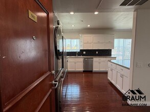 332 S Virgil Ave in Los Angeles, CA - Building Photo - Building Photo