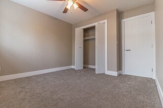 Smith Apartments in Regina, SK - Building Photo - Building Photo