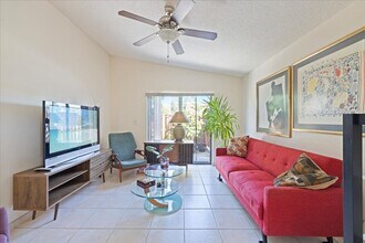 5276 Cedarbend Dr in Ft. Myers, FL - Building Photo - Building Photo