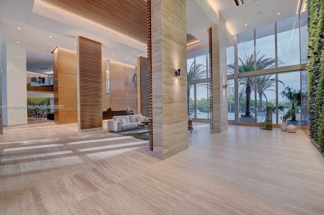 16385 Biscayne Blvd, Unit 2616 in Sunny Isles Beach, FL - Building Photo - Building Photo