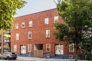 2570 Lionel-Groulx Av in Montréal, QC - Building Photo