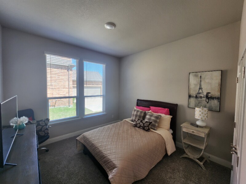3448 Evergreen Wy in Midlothian, TX - Building Photo