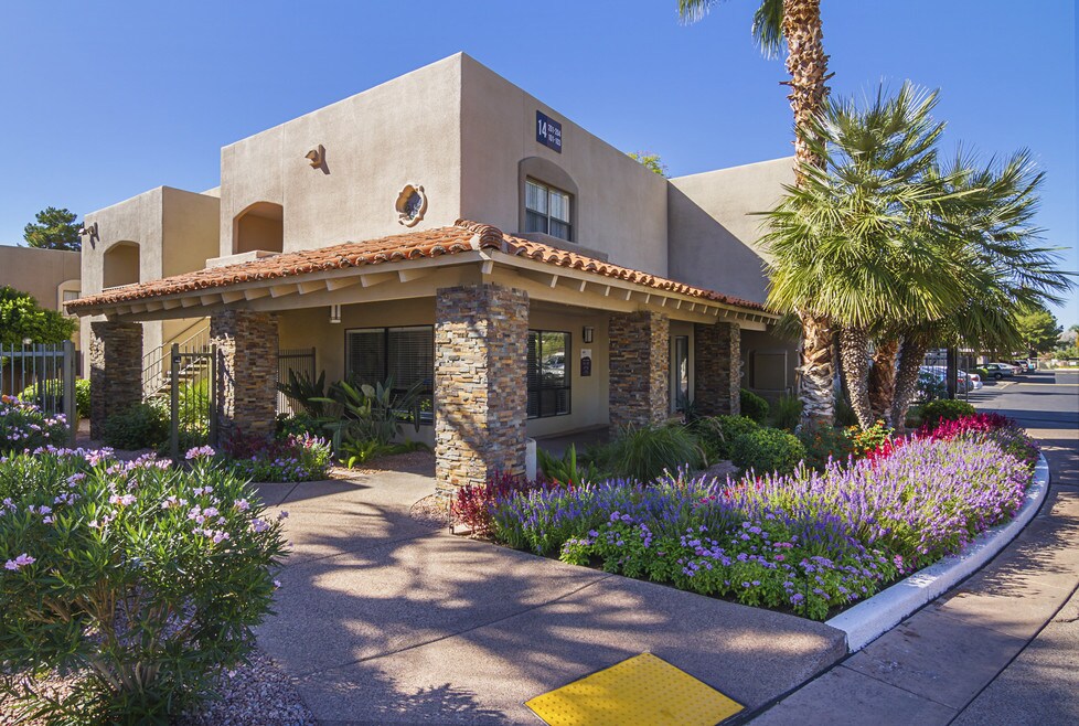 Cactus 42 Apartments and Nearby Phoenix Apartments For Rent Phoenix, AZ