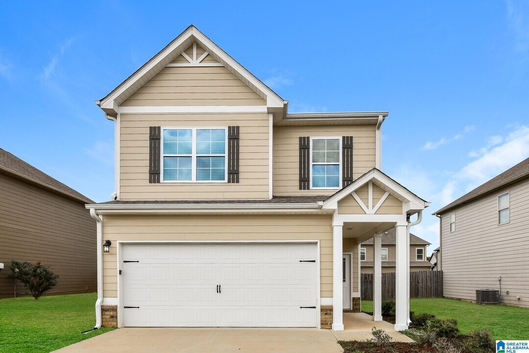 5735 Cheshire Cove Cir in Mc Calla, AL - Building Photo