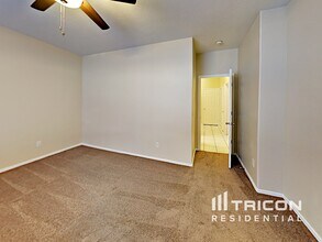 6430 S 10th Dr in Phoenix, AZ - Building Photo - Building Photo