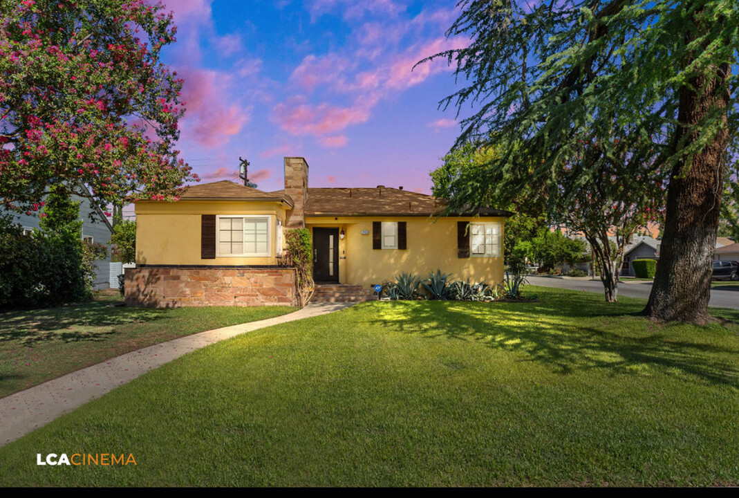 2453 Alder St in Bakersfield, CA - Building Photo