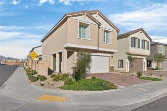 10233 S Ullom Dr in Las Vegas, NV - Building Photo - Building Photo