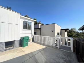 428 Sloane Ave in San Diego, CA - Building Photo - Building Photo