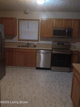 5303 Bannon Crossings Dr in Louisville, KY - Building Photo - Building Photo