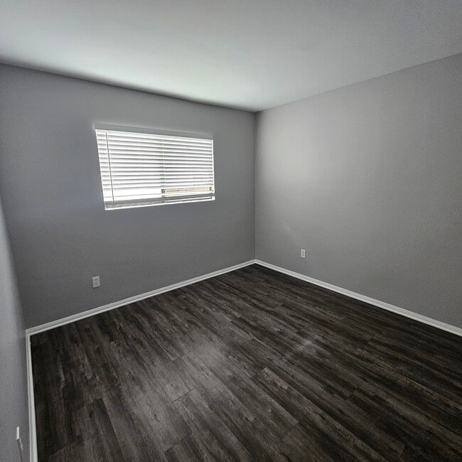 8638 Collett Ave in North Hills, CA - Building Photo - Building Photo