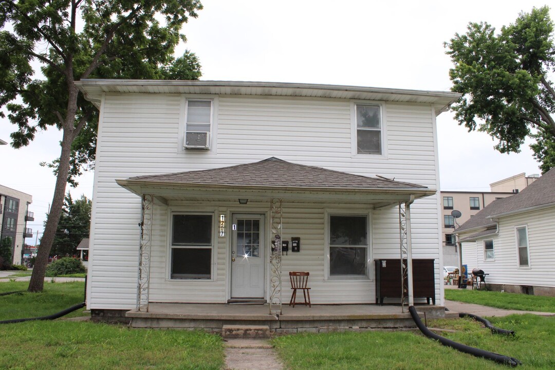 1207 Vattier Street in Manhattan, KS - Building Photo