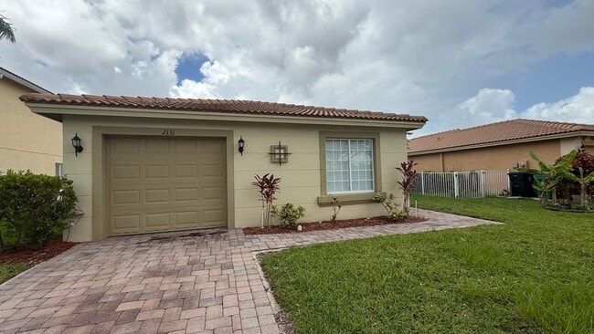 2131 Newport Isles Blvd in Port St. Lucie, FL - Building Photo - Building Photo