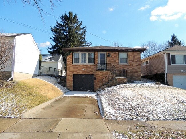 property at 160 W Grace St