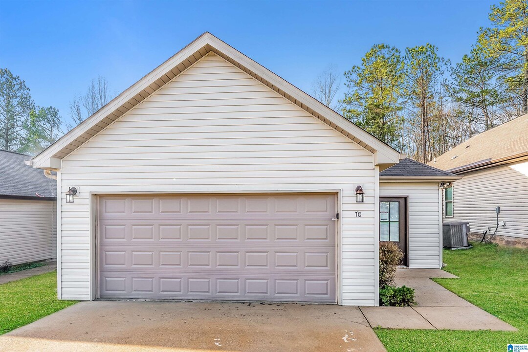 70 Deer Creek Dr in Odenville, AL - Building Photo