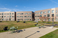 Meadows Apartments in Princeton, NJ - Building Photo - Building Photo