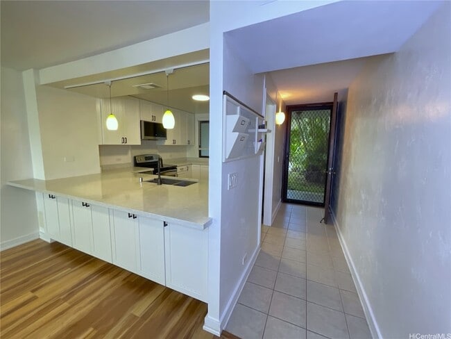 500 Lunalilo Home Rd in Honolulu, HI - Foto de edificio - Building Photo