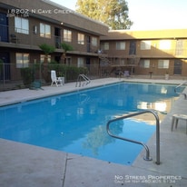 18202 N Cave Creek Rd in Phoenix, AZ - Building Photo