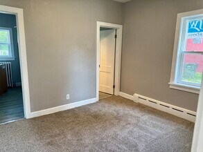 1622 Washington St, Unit 1 in Davenport, IA - Building Photo - Building Photo