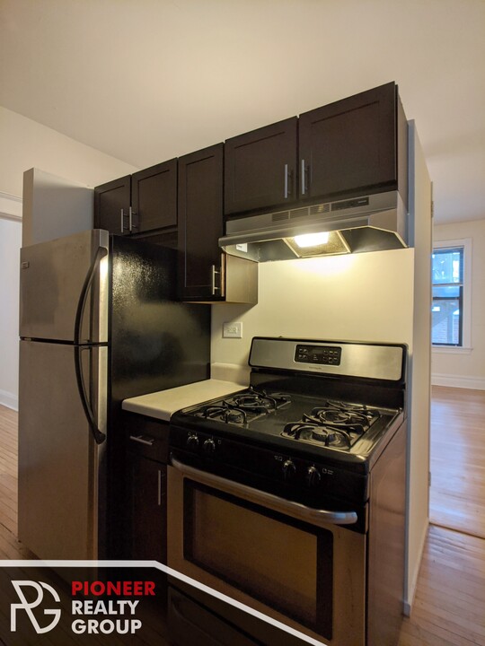 3525 N Wilton Ave, Unit 1R in Chicago, IL - Building Photo