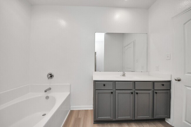 25469 Black Spruce Dr in Cleveland, TX - Building Photo - Building Photo