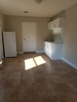 1523 w hiawatha st, Unit Studio in Tampa, FL - Building Photo - Building Photo