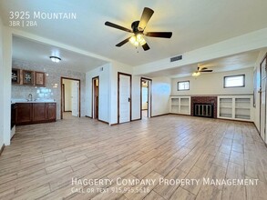 3925 Mountain in El Paso, TX - Foto de edificio - Building Photo