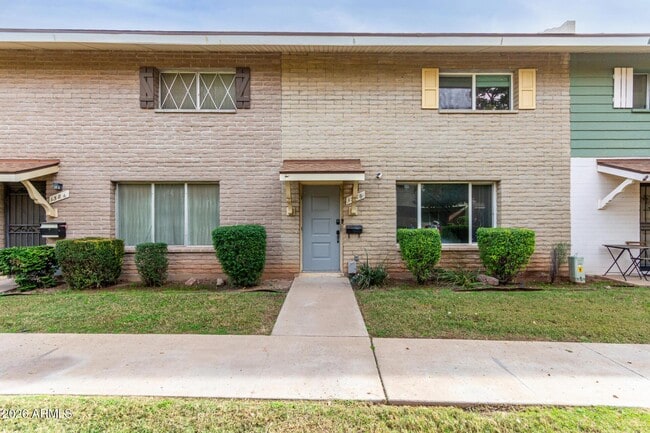 property at 1586 West Campbell Ave