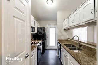 1061 Park Creek Cir in Lawrenceville, GA - Building Photo - Building Photo