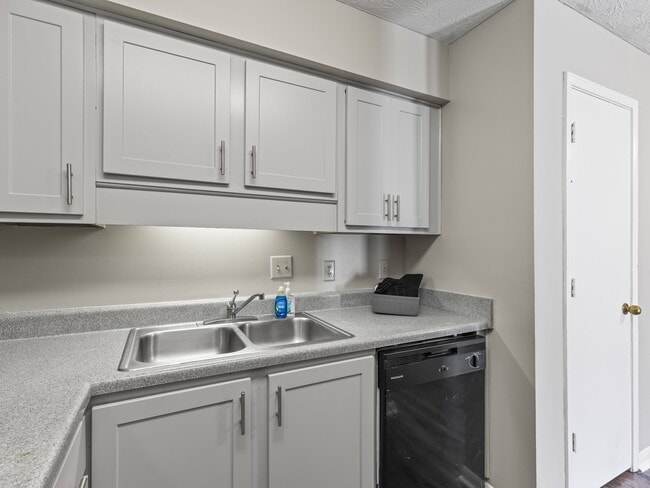 Stratford Village in Montgomery, AL - Foto de edificio - Building Photo