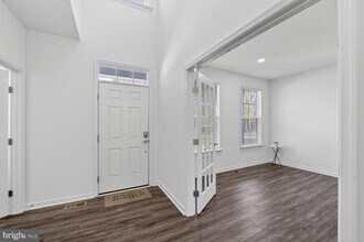 111 Touhey Dr in Stevensville, MD - Building Photo - Building Photo