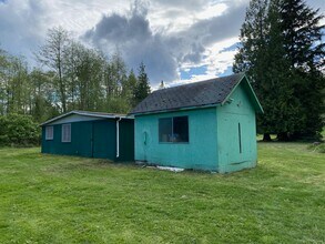 800 Hidden Trail Rd in Port Townsend, WA - Foto de edificio - Building Photo
