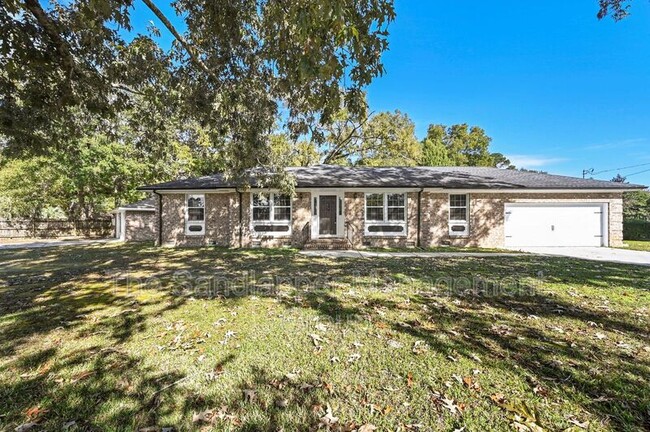 property at 8608 Vistavia Rd