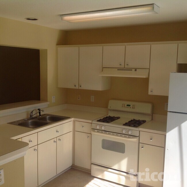 7543 Oxford Garden Cir in Apollo Beach, FL - Building Photo - Building Photo