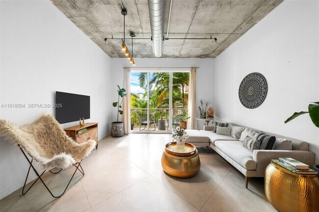 2001 Biscayne Blvd in Miami, FL - Building Photo - Building Photo