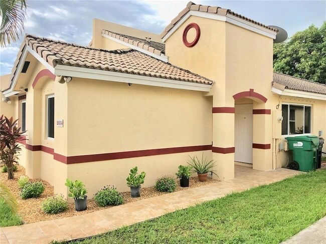 20554 SW 93rd Ave in Cutler Bay, FL - Building Photo - Building Photo