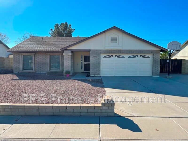 8803 W Seldon Ln in Peoria, AZ - Building Photo