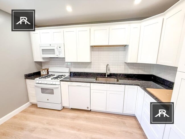 property at 8 Muldoons Ct